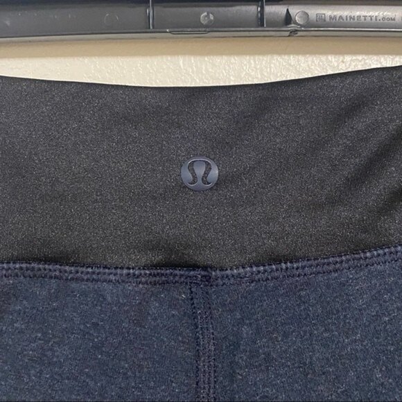 Lululemon Wunder Under Crop*Sashiko Inkwell 22” inseam Size 4 - Picture 11 of 12